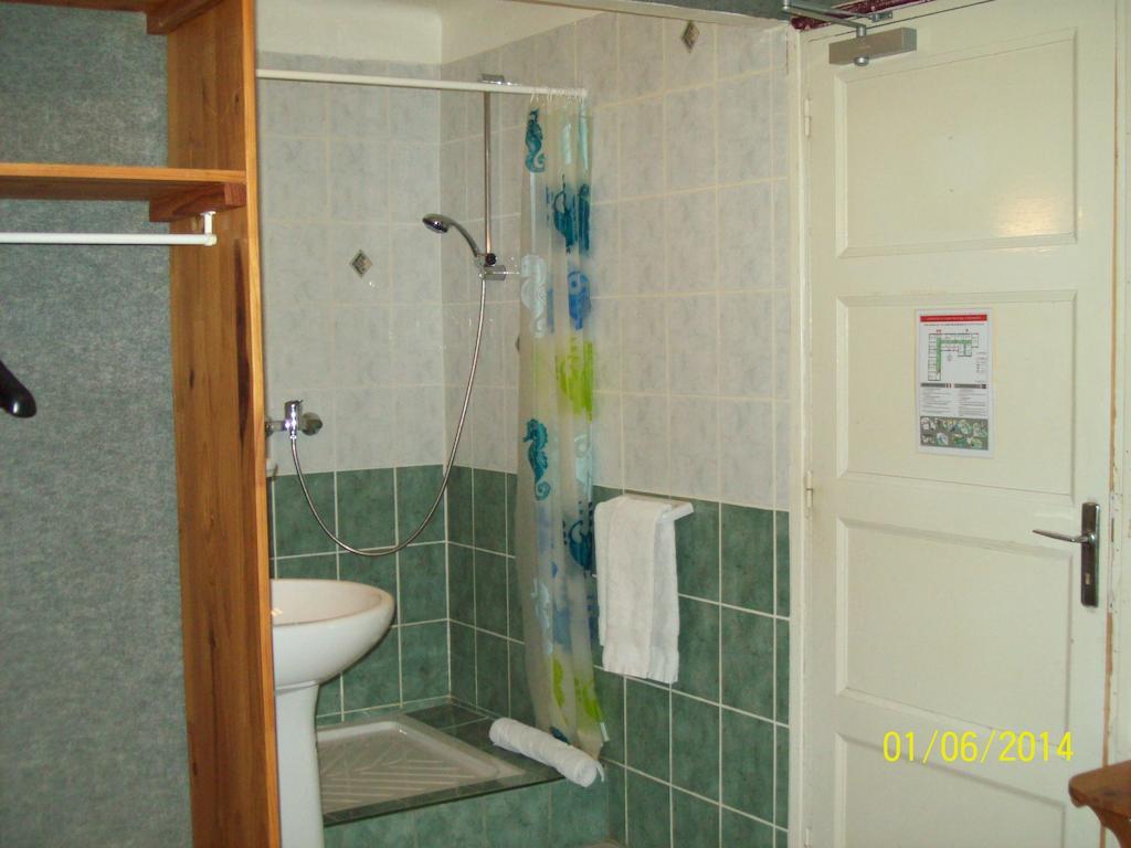 Le Relais Des Blaches Pierrelatte Room photo